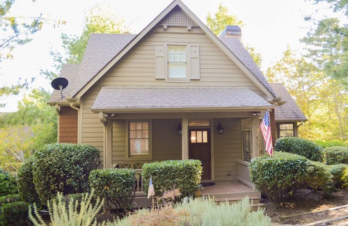 Big Canoe House | The Hillside - Cozy Cottage in Big Canoe