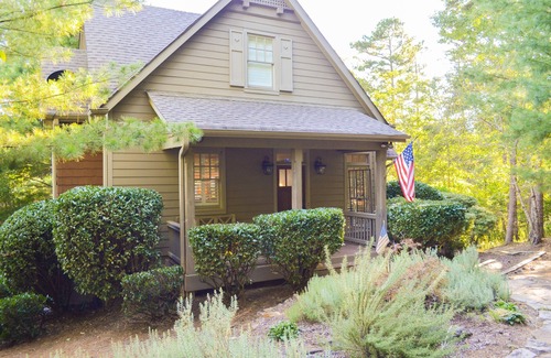 Big Canoe House | The Hillside - Cozy Cottage in Big Canoe