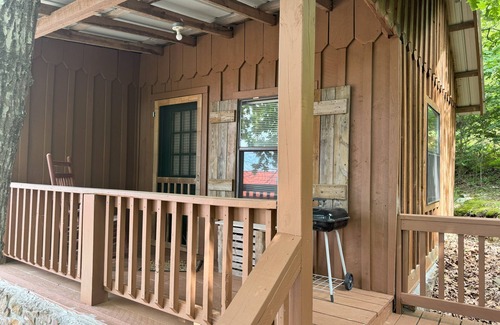 Mountain View Cabin | The Hilltop Cabins - Hunter's
