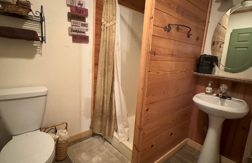 Mountain View Cabin | The Hilltop Cabins - Hunter's