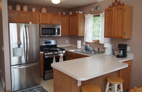 Frankfort House | The Hilltop Retreat - QUIET, PEACEFUL, & FAMILY-ORIENTED WITH GREAT VIEWS AND A/C!