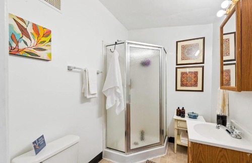 Corryville Apartment | The Hilton House - Close to Everything
