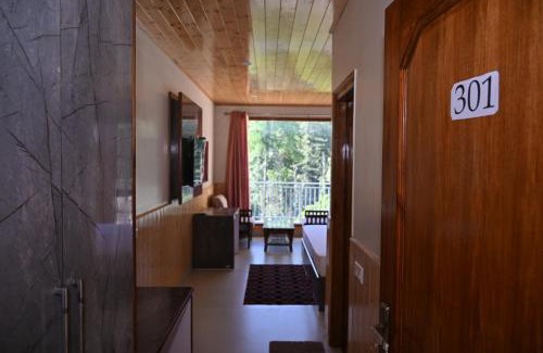 Mundaghat Hotel | The Himvan Stay