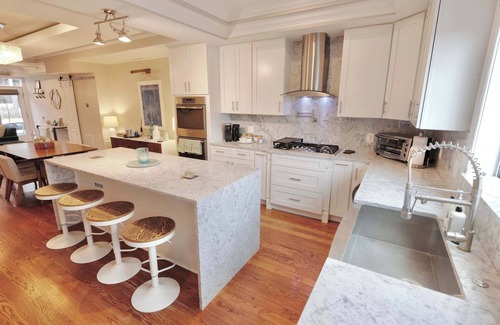 Pleasant Plains Apartment | The Hip Strip - Stroll to Columbia Heights