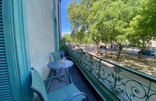 Route d'Arles Apartment | THE HISTORIAN - P2 balcony in the heart of town