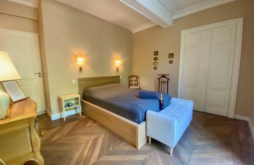 Route d'Arles Apartment | THE HISTORIAN - P2 balcony in the heart of town