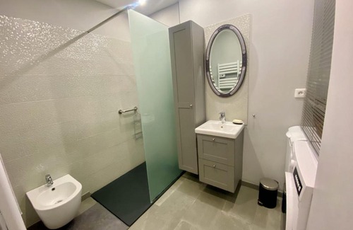 Route d'Arles Apartment | THE HISTORIAN - P2 balcony in the heart of town