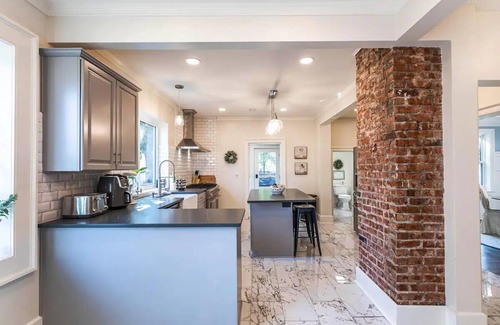 Manhattan House | The Historic Carl Butler House on City Park