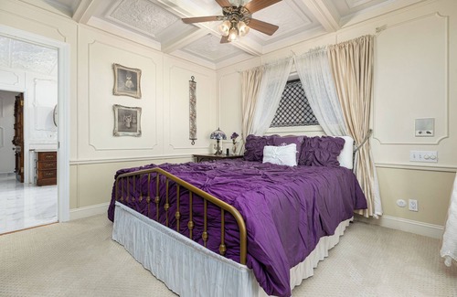 Visalia House | The Historic Laurelwood Mansion