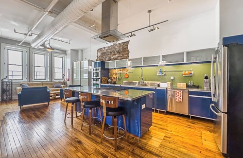 Central Business District House | The Historic Lyric Penthouse with Private Rooftop