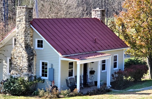 Sperryville House | The Historic Poorhouse at Cardinal Springs