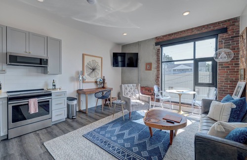 River District Apartment | The Hive ADJ TRIO Suites by BlueStar