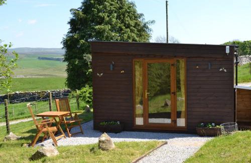 Horton in Ribblesdale Cabin | The Hive Lodge Cabin at Ashes Farm, near Settle