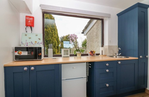 Stanley Cottage | THE HIVE, pet friendly, country holiday cottage in Stanley
