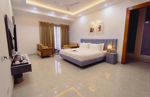 Old Gurgaon Hotel | The Hoften Elite 32 Avenue, Sector 15, Gurugram