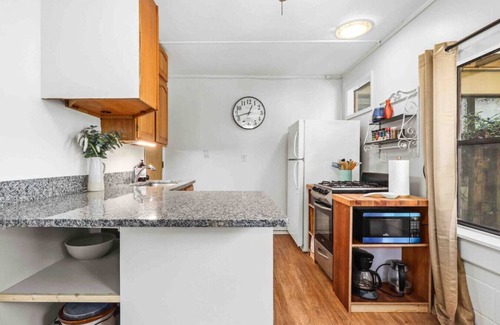 Gainesville Condo | The Hoggtown Hideaway