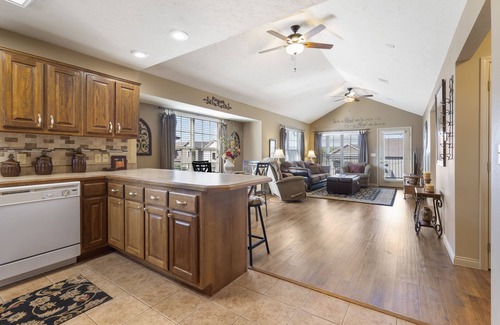 Branson West House | The Hogue Penthouse – Unwind and Relax!