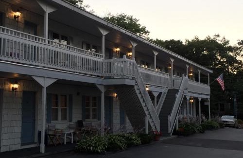 Scarborough Hotel | The Holiday House Inn & Motel