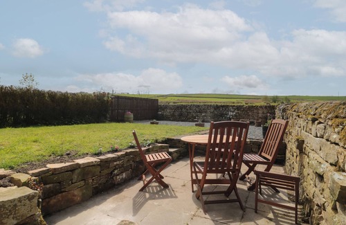 Ridsdale Cottage | THE HOLLOW, pet friendly, character holiday cottage in West Woodburn