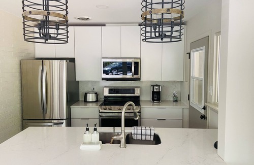Little Kowaliga House | The Hollows 3 acres, 600’ of water, great sunsets, big sandy beach @ deep water