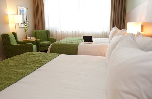 Queens Square Hotel | The Holman Grand Hotel