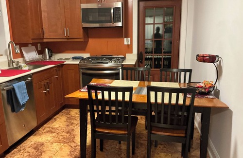 Silver Spring House | The Home in Washington DC, 2 bedrooms, 4 beds, Free parking, kitchen & laundry.