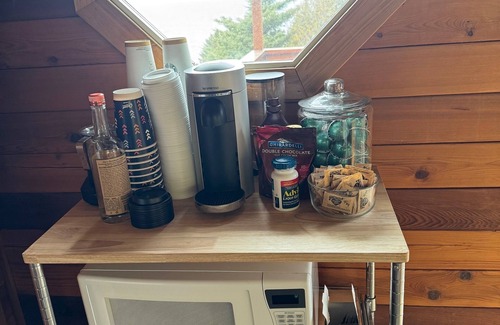 Happy Valley House | The Homestead - Stariski, AK Charming 4-bedroom house in Anchor Point