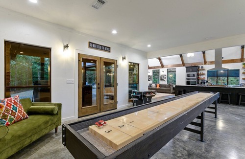 Broken Bow Cabin | The Honey Bear-Cozy Cabin in the Heart of Hochatown-Sleeps 12