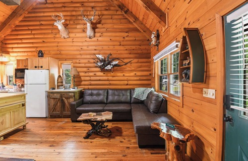 Warsaw House | The Honey Hole at Truman Lake