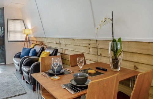 Pentrefelin House | The Honey Pod - Uk44780