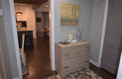 Marietta House | The Honeybee House North Atlanta Marietta Business or Family Travel Sleeps 1-6