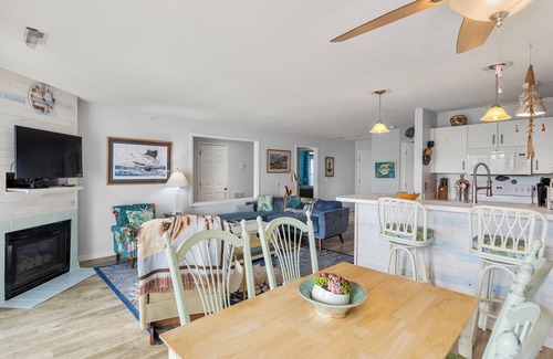 Manteo Condo | The Hook: Waterfront | Boat Slip | Shared Pool