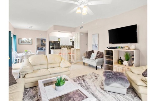 Bella Vista Condo | The Horizon Hideaway Walk To The Beach!