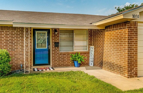 Tulia House | The Hornet Hive