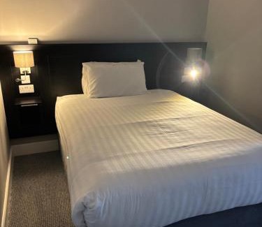 Listowel House | The Horseshoe Bar Townhouse Accommodation