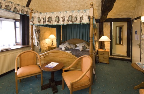 Herstmonceux Hotel | The Horseshoe Inn