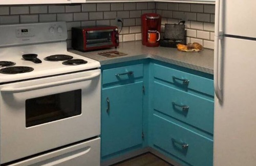 Williamston Apartment | The Hot Rod Suite at Snooze and Cruise Apartments