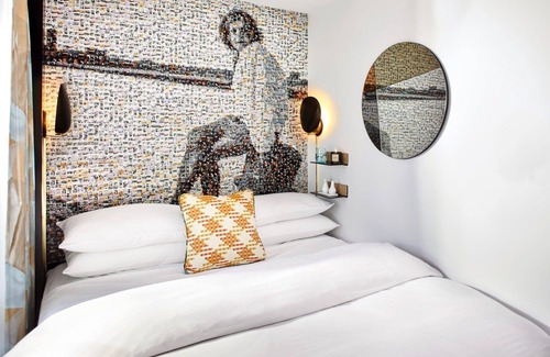 Eureka Valley Hotel | The Hotel Castro | Walk to Nightlife Hotspots in SF | King Classic Room