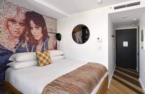 Eureka Valley Hotel | The Hotel Castro | Walk to Nightlife Hotspots in SF | King Classic Room