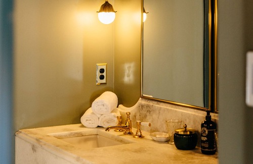 Downtown Chattanooga Hotel | The Hotel Chalet at The Choo Choo