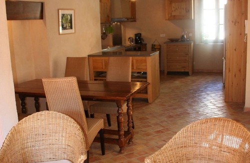 Buis-les-Baronnies House | The House behind the Fountain