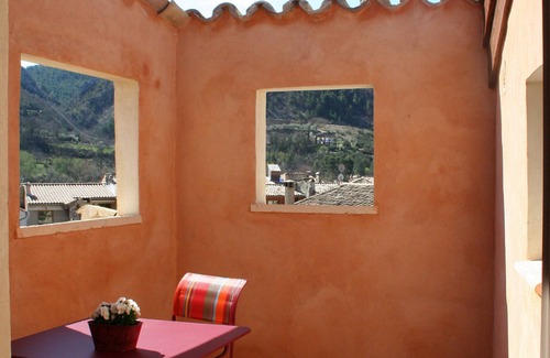 Buis-les-Baronnies House | The House behind the Fountain