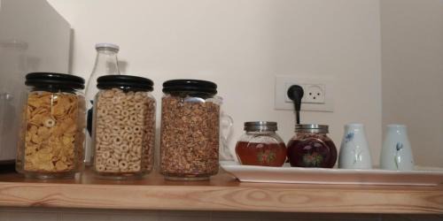 Neve Ilan Apartment | The House By The Mulberry Tree