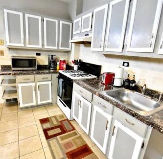 Lakewood Apartment | The House Hotels - Ridgewood Lower