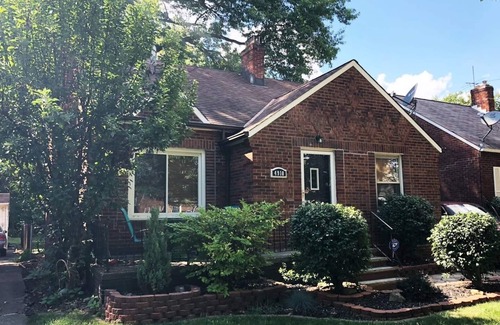 Old Brooklyn House | The House Hotels - W14th - 5 Beds - Cozy & Charming Old Brooklyn Home