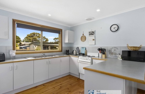 Cowes House | The house is light and bright perfect beach house for a family getaway.