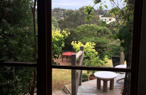 Ocean Grove House | The House of Chill - lake view, central, secluded