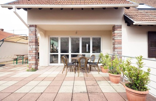 Ettendorf House | The house of friends