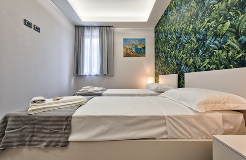 Aurora Apartment | The House Of MaLu Apart Hotel: Van Gogh Apartment
