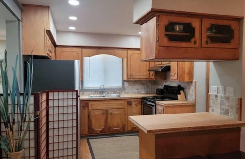 Binghamton House | The House of Zenn
